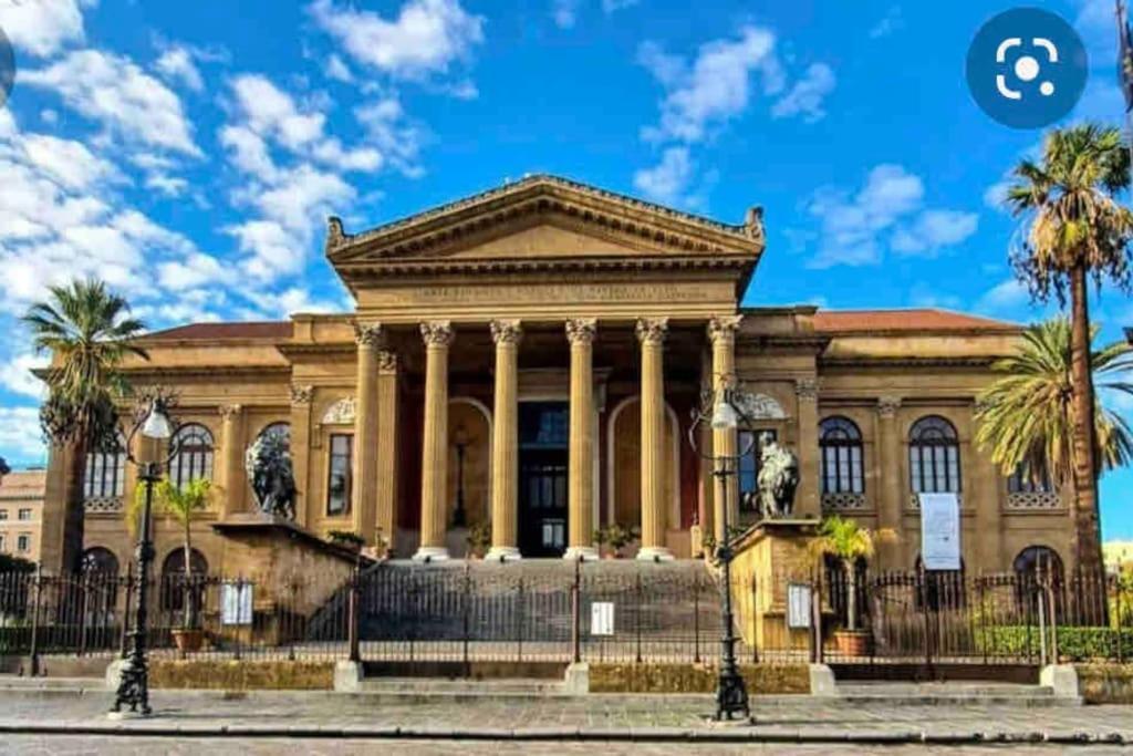 Politeama Suite In The Heart Of The City Палермо Екстер'єр фото